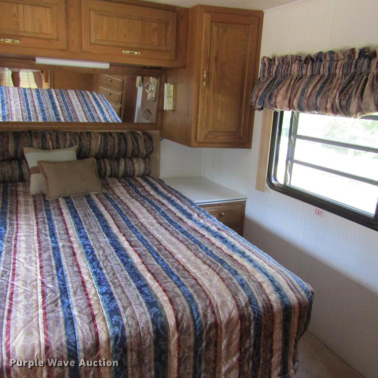 image for item DD2678 1997 Overland Laredo RV