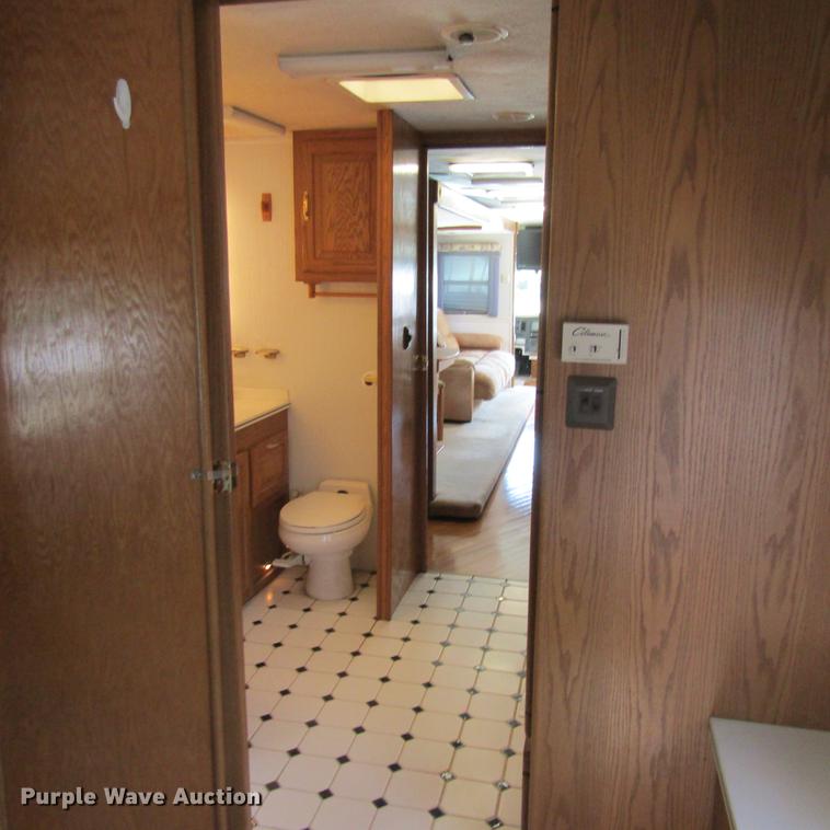 image for item DD2678 1997 Overland Laredo RV