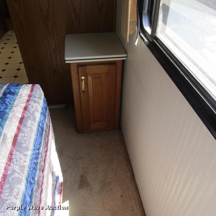 image for item DD2678 1997 Overland Laredo RV