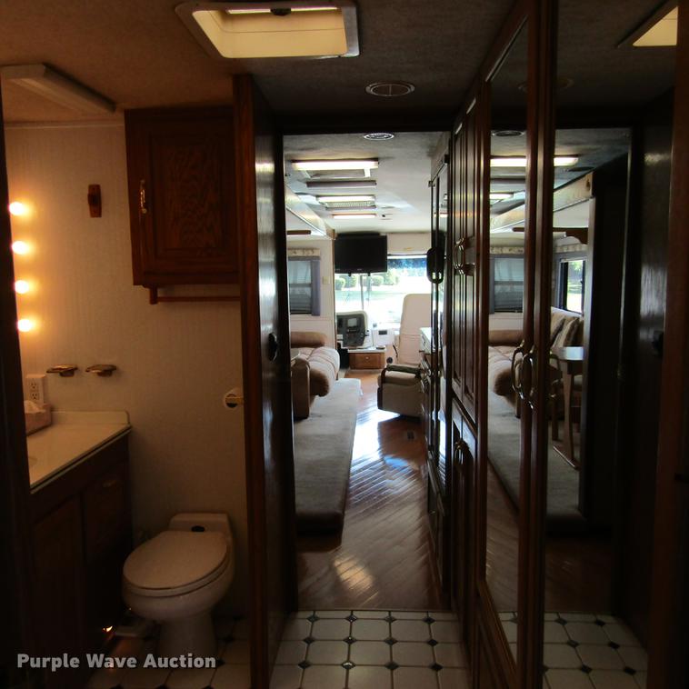 image for item DD2678 1997 Overland Laredo RV