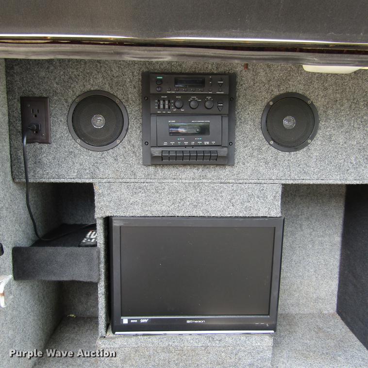 image for item DD2678 1997 Overland Laredo RV