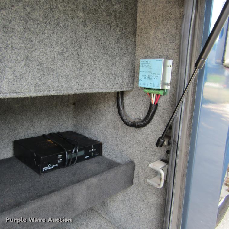 image for item DD2678 1997 Overland Laredo RV