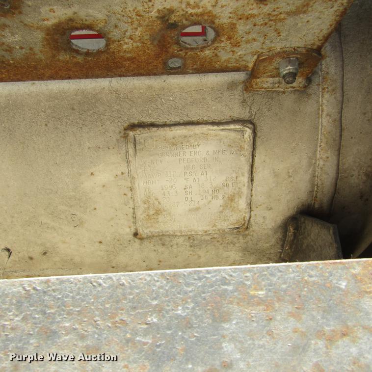 image for item DD2678 1997 Overland Laredo RV