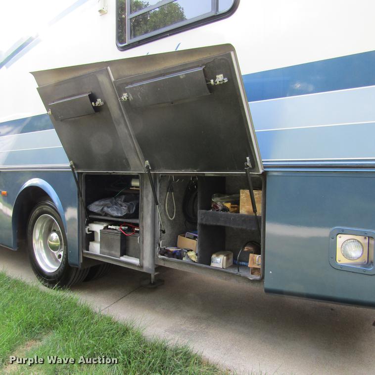 image for item DD2678 1997 Overland Laredo RV