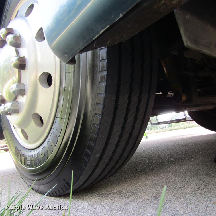 image for item DD2678 1997 Overland Laredo RV