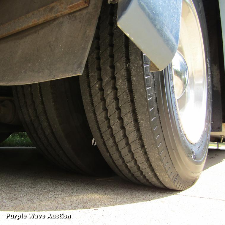 image for item DD2678 1997 Overland Laredo RV