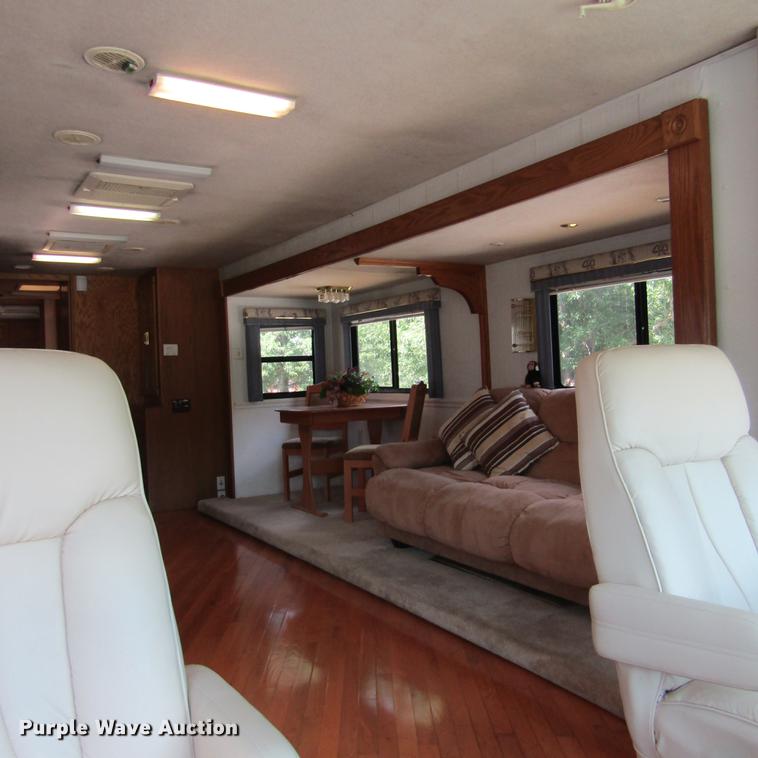 image for item DD2678 1997 Overland Laredo RV