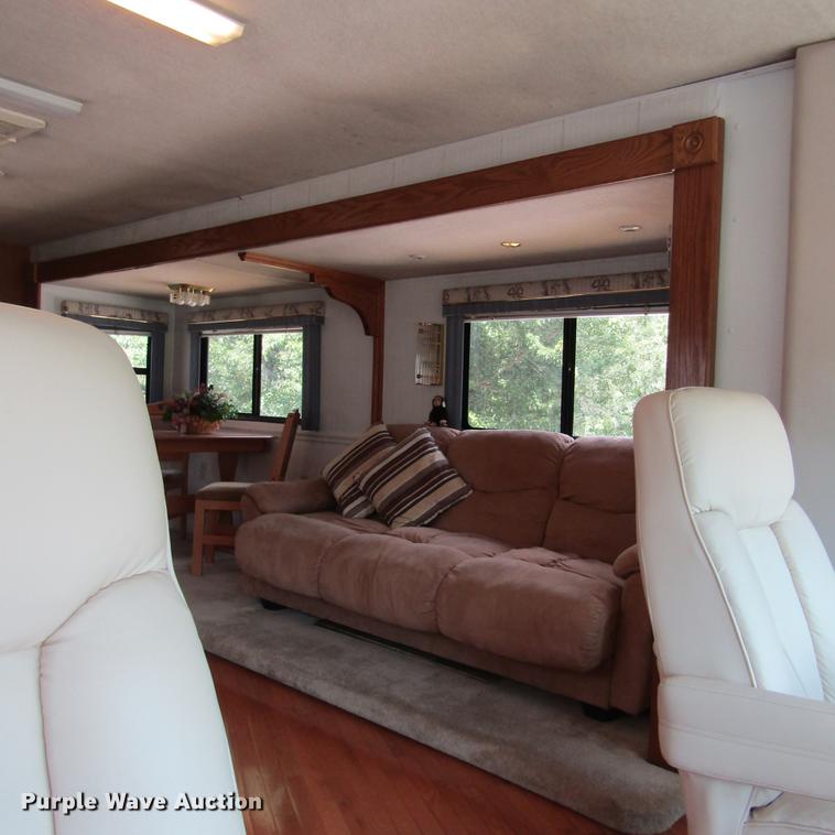 image for item DD2678 1997 Overland Laredo RV