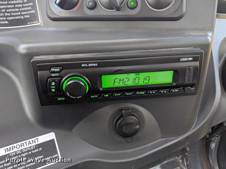 image for item DD5241 2013 Kubota RTV1100 utility vehicle