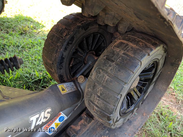 image for item DD5241 2013 Kubota RTV1100 utility vehicle