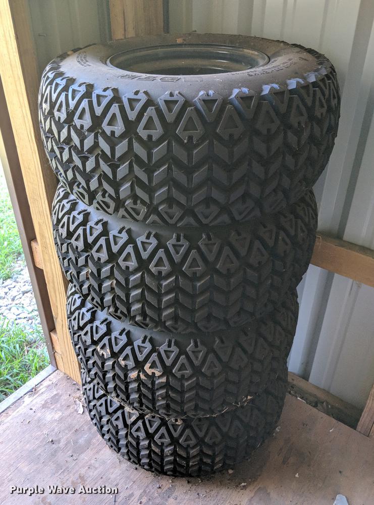 image for item DD5241 2013 Kubota RTV1100 utility vehicle