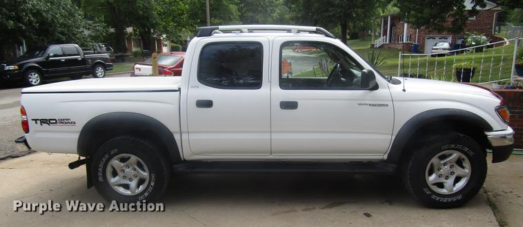 image for item DD7508 2002 Toyota Tacoma Double Cab pickup truck