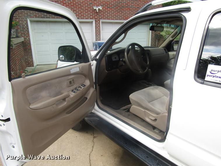 image for item DD7508 2002 Toyota Tacoma Double Cab pickup truck