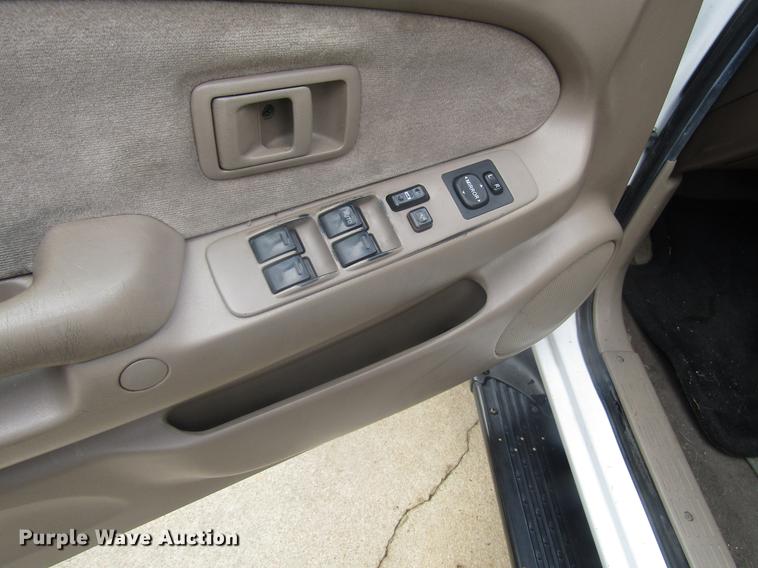 image for item DD7508 2002 Toyota Tacoma Double Cab pickup truck