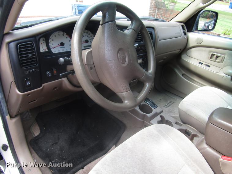 image for item DD7508 2002 Toyota Tacoma Double Cab pickup truck