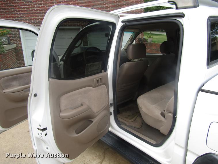 image for item DD7508 2002 Toyota Tacoma Double Cab pickup truck