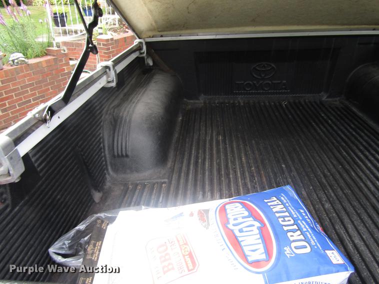 image for item DD7508 2002 Toyota Tacoma Double Cab pickup truck