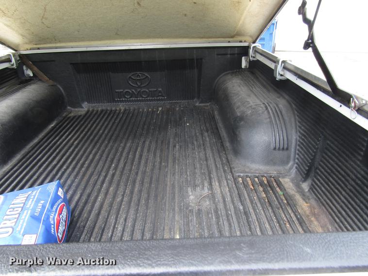 image for item DD7508 2002 Toyota Tacoma Double Cab pickup truck