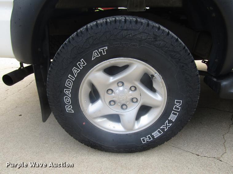 image for item DD7508 2002 Toyota Tacoma Double Cab pickup truck