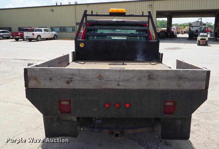 image for item DD7761 2008 Ford F250 Super Duty Crew Cab flatbed pickup truck