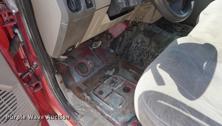 image for item DD7761 2008 Ford F250 Super Duty Crew Cab flatbed pickup truck