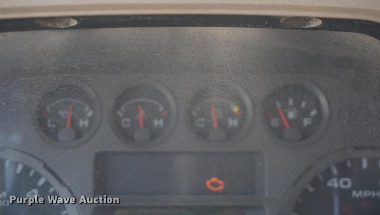 image for item DD7761 2008 Ford F250 Super Duty Crew Cab flatbed pickup truck