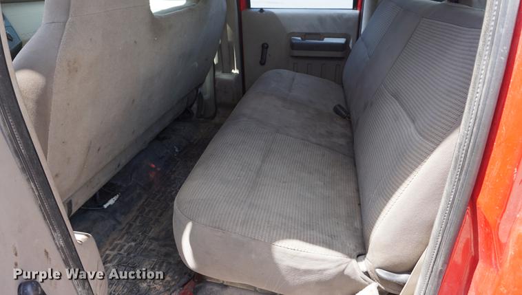 image for item DD7761 2008 Ford F250 Super Duty Crew Cab flatbed pickup truck