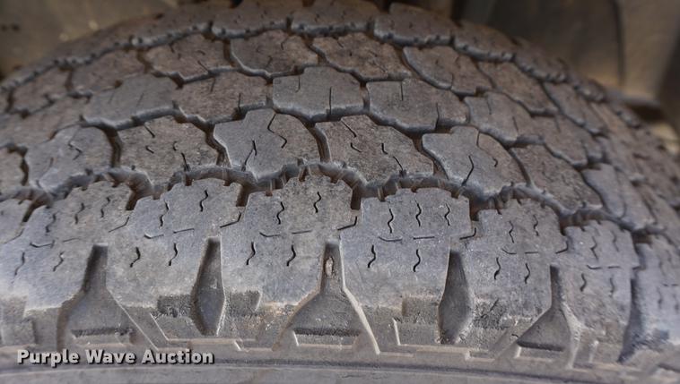 image for item DD7761 2008 Ford F250 Super Duty Crew Cab flatbed pickup truck