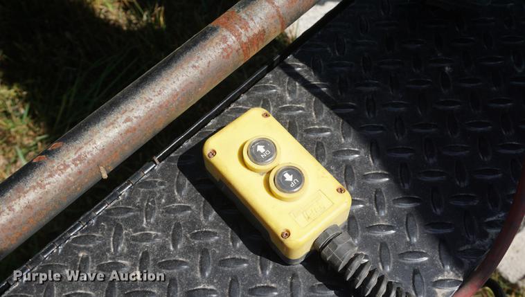 image for item DD7778 2013 South Valley tilt deck equipment trailer