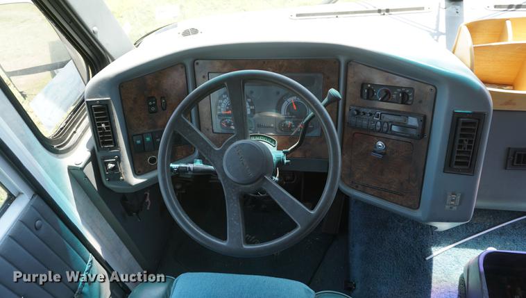 image for item DD7797 1996 Chevrolet Coachmen Catalina RV