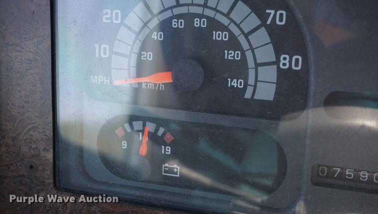 image for item DD7797 1996 Chevrolet Coachmen Catalina RV