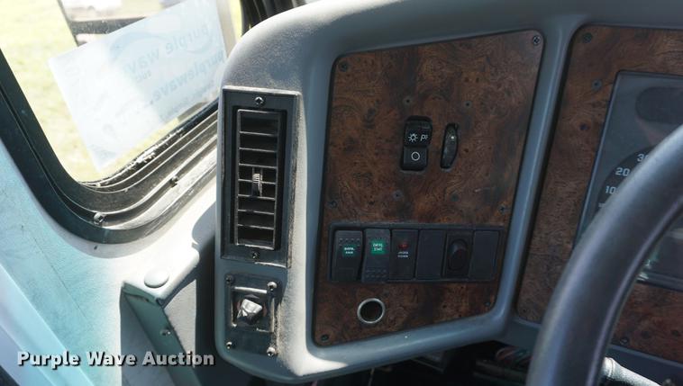 image for item DD7797 1996 Chevrolet Coachmen Catalina RV