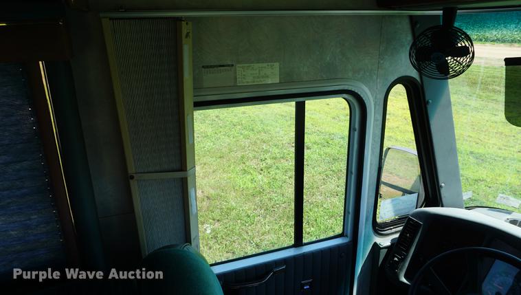 image for item DD7797 1996 Chevrolet Coachmen Catalina RV