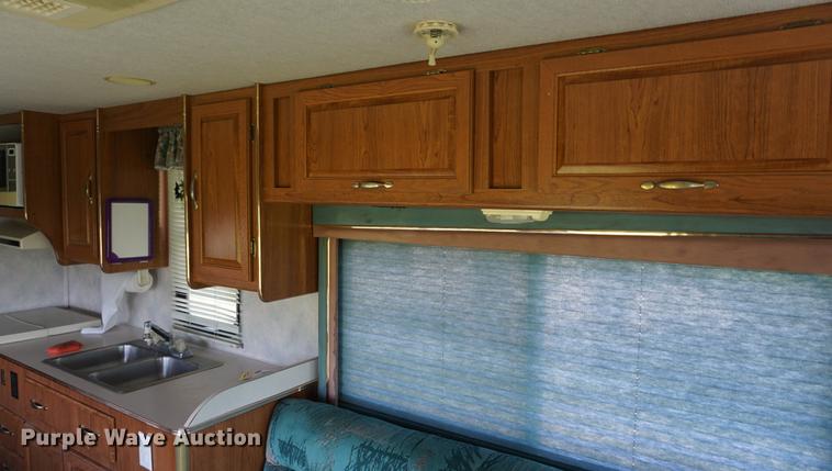 image for item DD7797 1996 Chevrolet Coachmen Catalina RV
