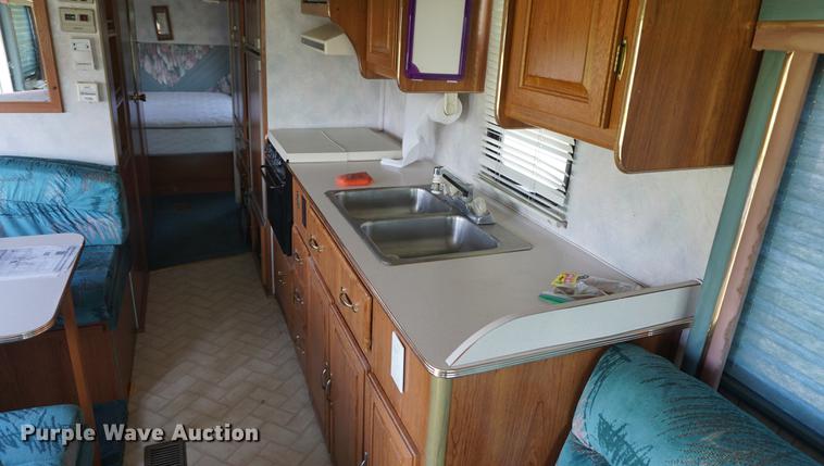 image for item DD7797 1996 Chevrolet Coachmen Catalina RV