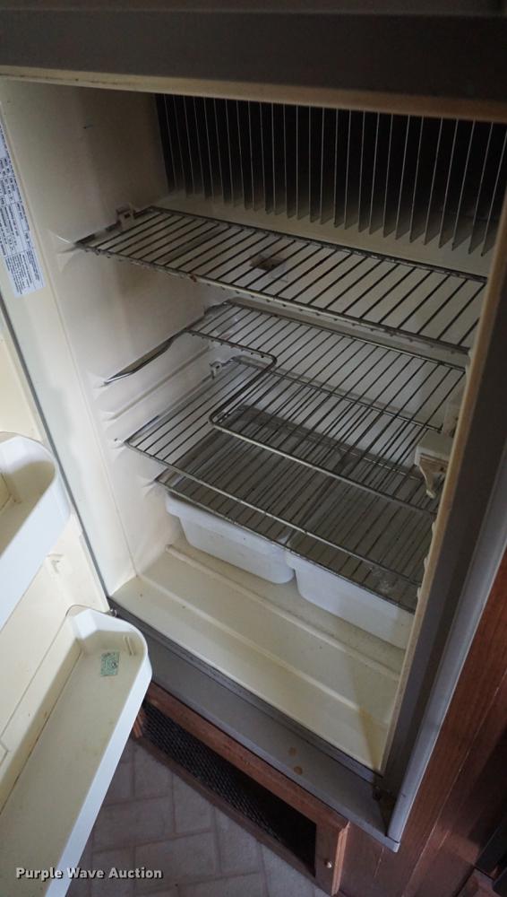 image for item DD7797 1996 Chevrolet Coachmen Catalina RV