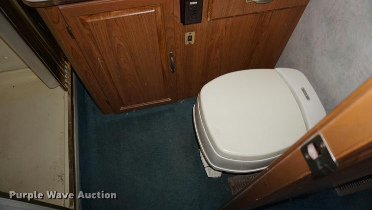 image for item DD7797 1996 Chevrolet Coachmen Catalina RV