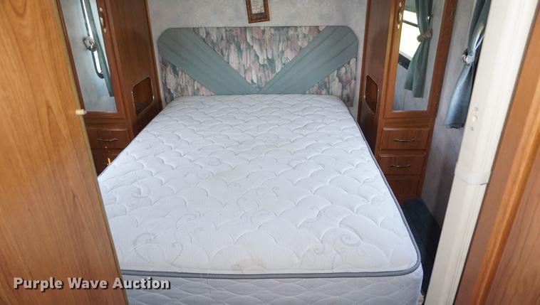 image for item DD7797 1996 Chevrolet Coachmen Catalina RV