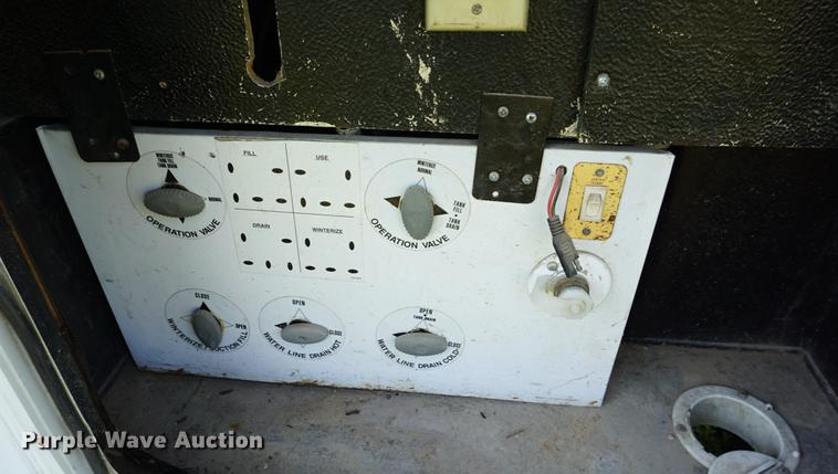 image for item DD7797 1996 Chevrolet Coachmen Catalina RV