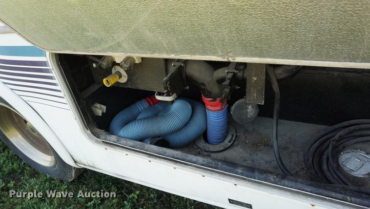 image for item DD7797 1996 Chevrolet Coachmen Catalina RV