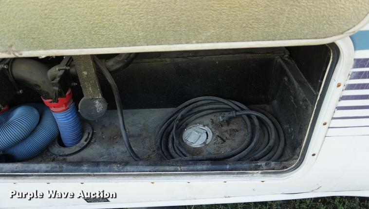 image for item DD7797 1996 Chevrolet Coachmen Catalina RV