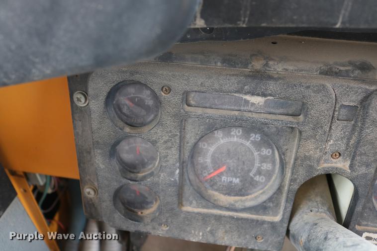 image for item DD8285 1987 International S1853 Ward SS-20 school bus