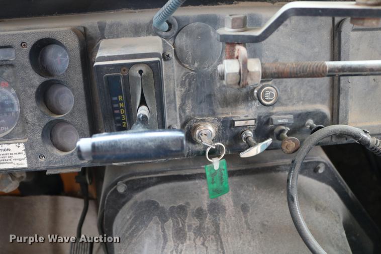 image for item DD8285 1987 International S1853 Ward SS-20 school bus