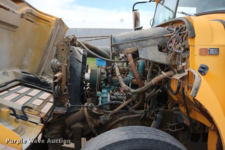 image for item DD8285 1987 International S1853 Ward SS-20 school bus