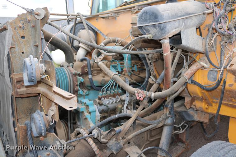 image for item DD8285 1987 International S1853 Ward SS-20 school bus