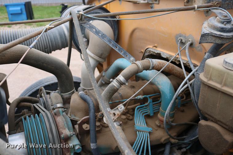 image for item DD8285 1987 International S1853 Ward SS-20 school bus