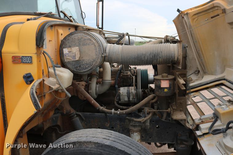 image for item DD8285 1987 International S1853 Ward SS-20 school bus