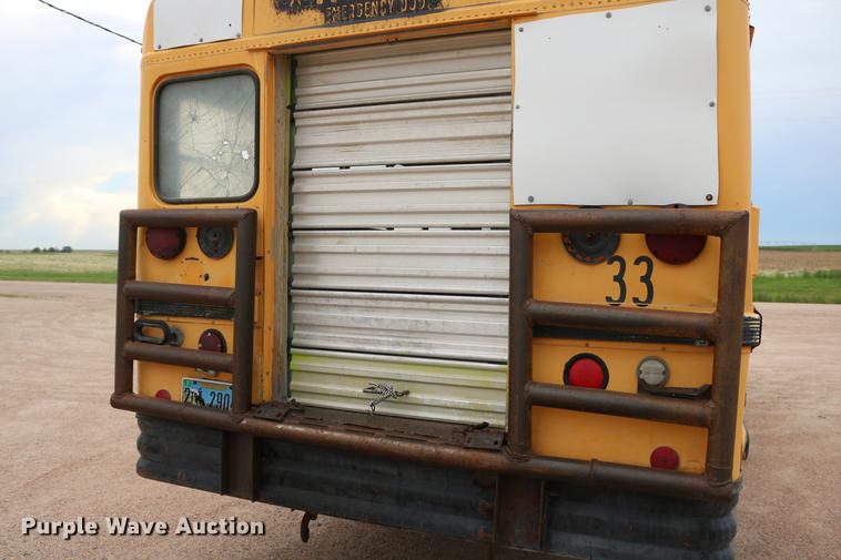 image for item DD8285 1987 International S1853 Ward SS-20 school bus