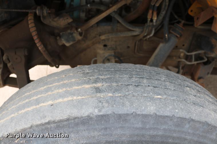 image for item DD8285 1987 International S1853 Ward SS-20 school bus