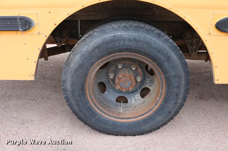 image for item DD8285 1987 International S1853 Ward SS-20 school bus